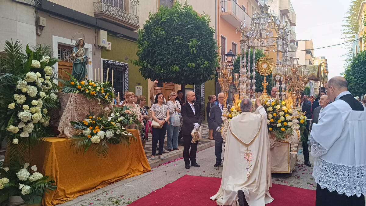 Villajoyosa celebra la festividad del Corpus Christi con la tradicional ...