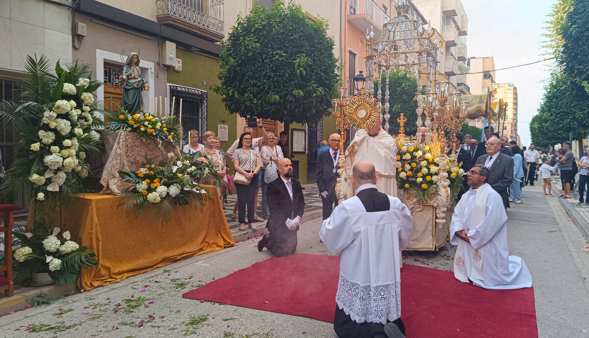 Villajoyosa celebra la festividad del Corpus Christi con la tradicional ...
