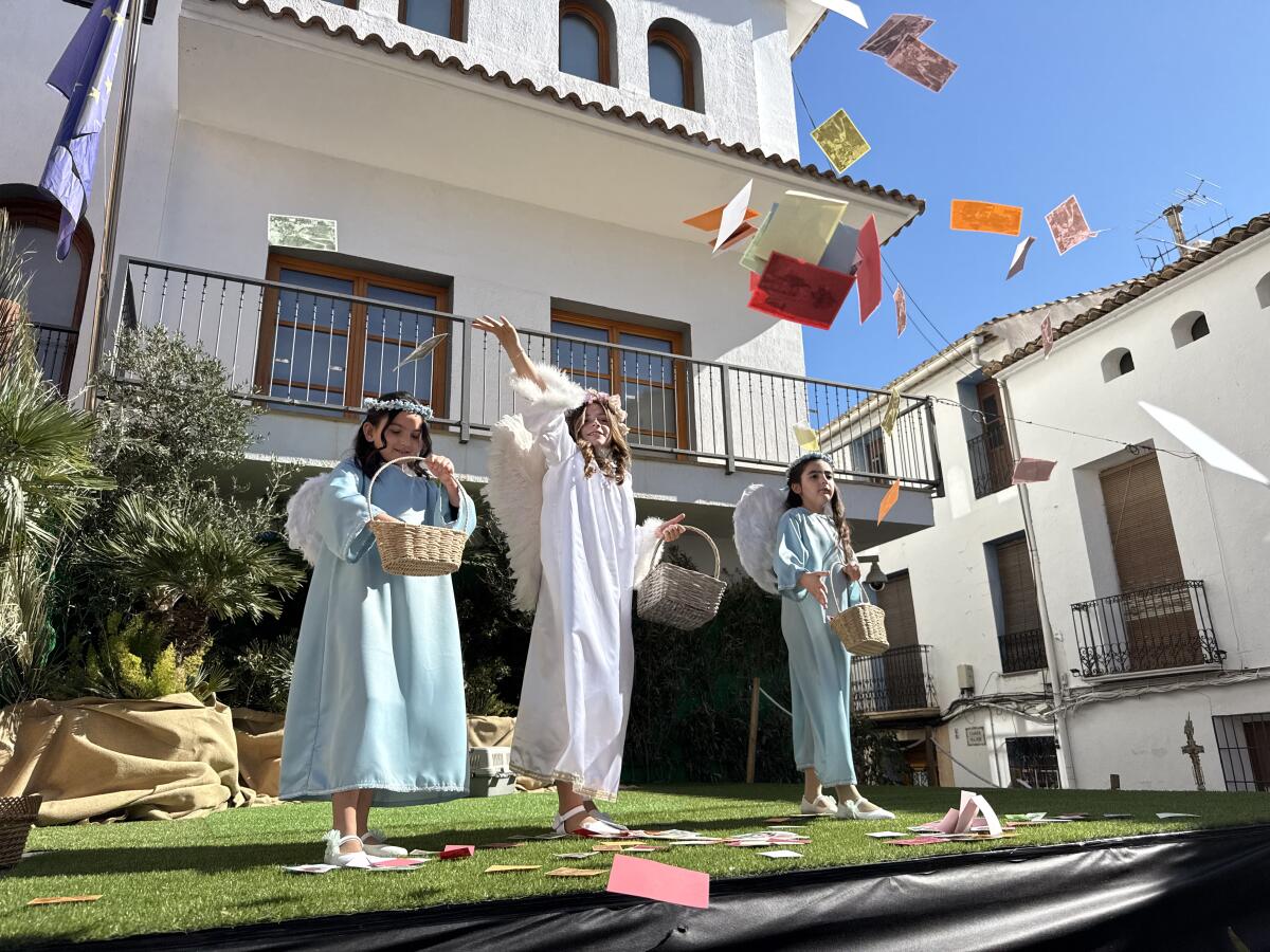 Jimena Soria protagoniz&oacute; &ldquo;L&rsquo;Ambaix&agrave;&rdquo; en la procesi&oacute;n del Encuentro