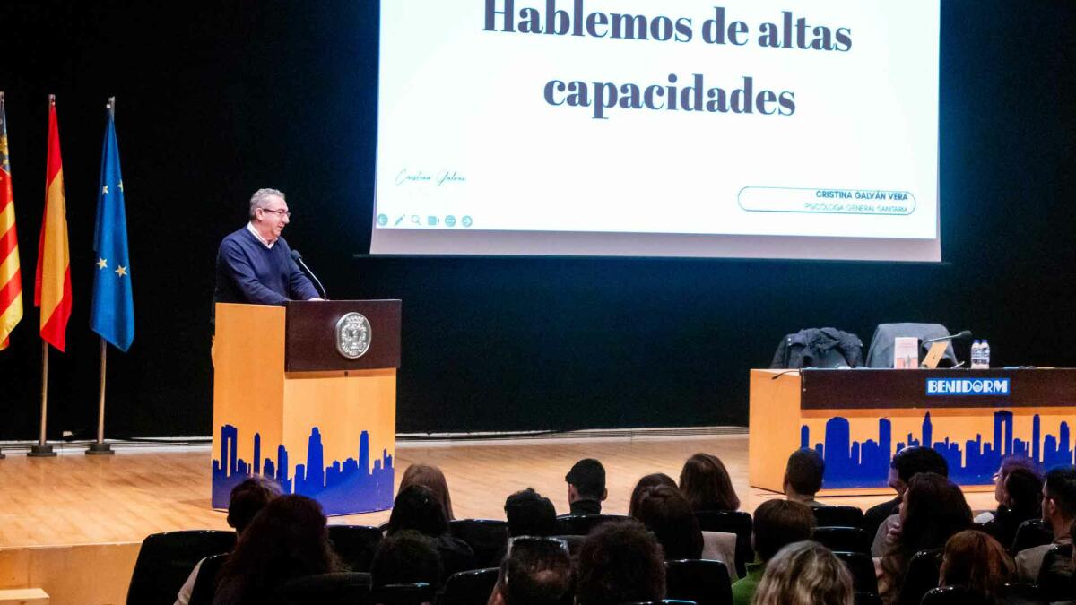 El autismo y las altas capacidades, a debate en las AMPA de Benidorm y comarca