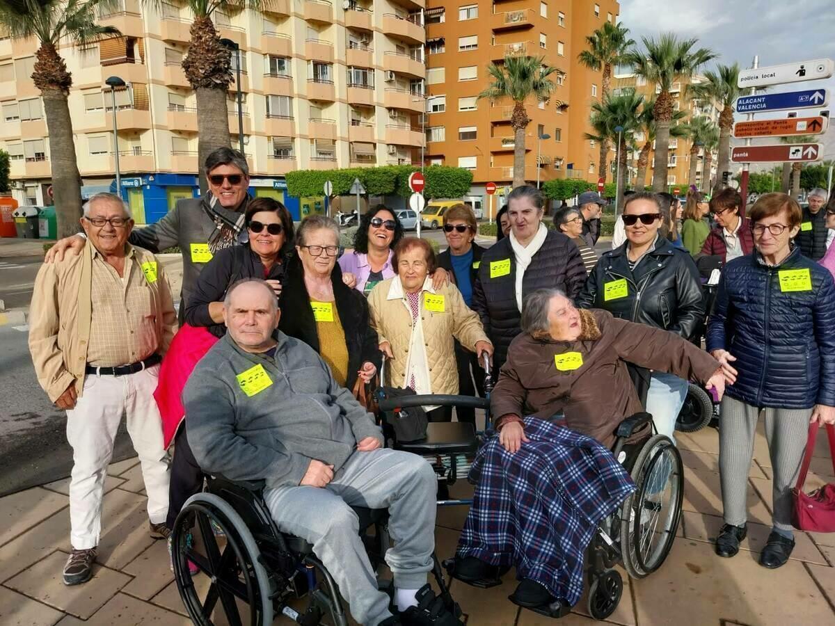 Centenares de personas participan en la marcha urbana para celebrar el Día Internacional de las Personas con Discapacidad