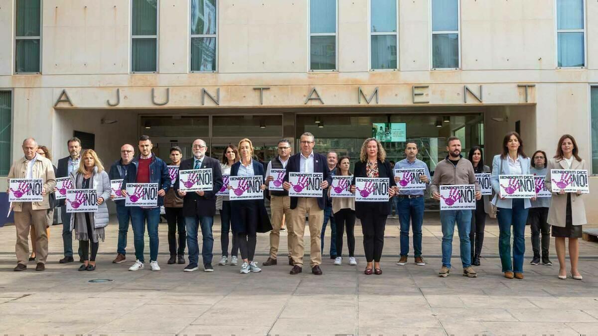 Benidorm muestra su repulsa y condena por el último asesinato machista cometido en Sagunto 