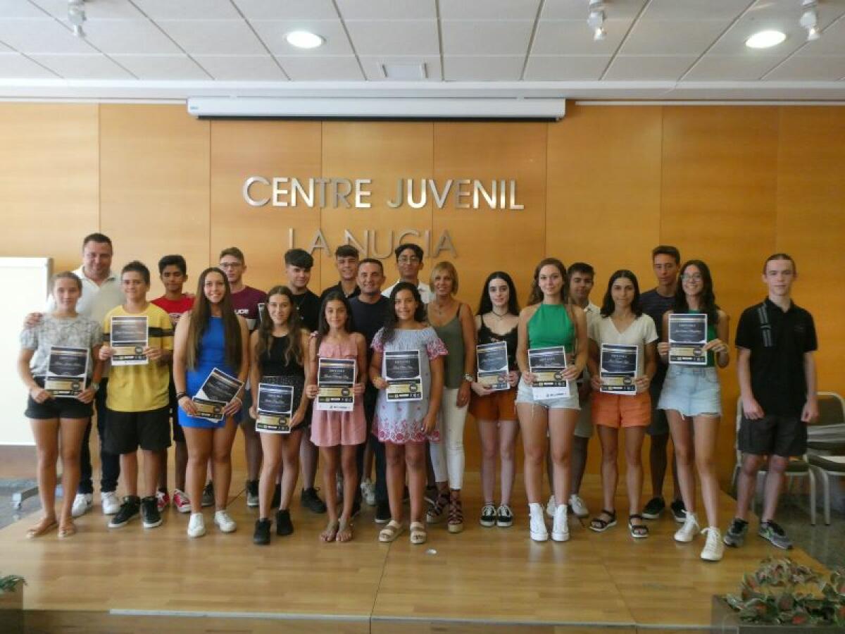 El Ayuntamiento premia a los alumnos con mejores notas del Instituto