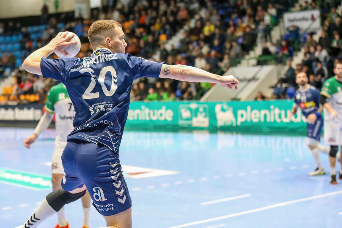 EL TM BENIDORM JUEGA SU ULTIMO PARTIDO DEL AÑO EN CASA