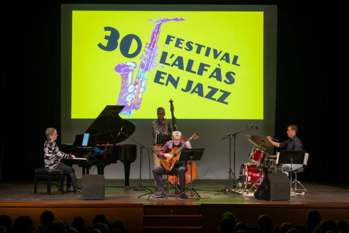 Más de 150 personas asisten al concierto de Claudio Piastra Quartet en el 30 Festival ‘L’Alfàs en Jazz’