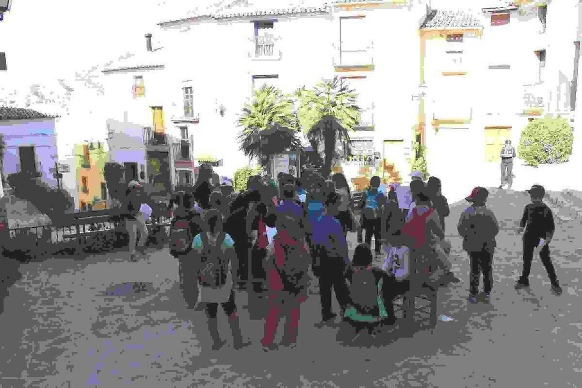 Escolares del Mare Nostrum de Villajoyosa visitan el casco hist&oacute;rico de Finestrat a trav&eacute;s de la ruta Descubre Finestrat