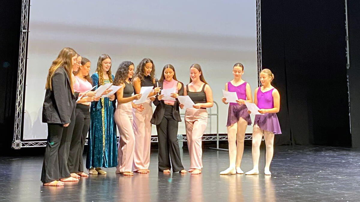 Más de 500 alumnos conocen la oferta formativa del Conservatorio de Danza de Benidorm