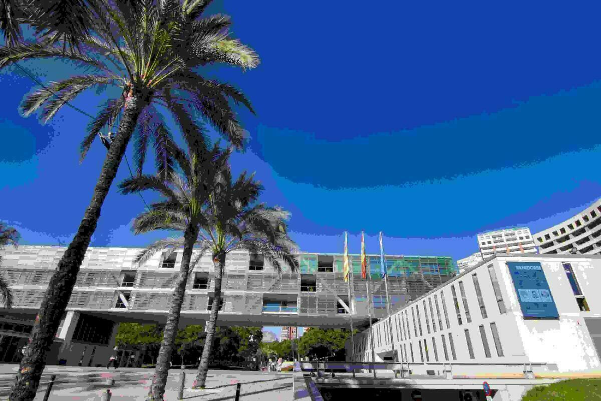 El Ayuntamiento aportar&aacute; 300 purificadores de aire a los centros educativos de Benidorm