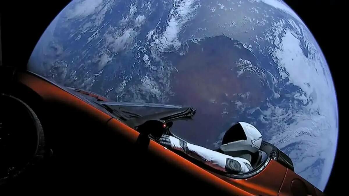 No era un asteroide: ¡era el Tesla Roadster de Elon Musk!