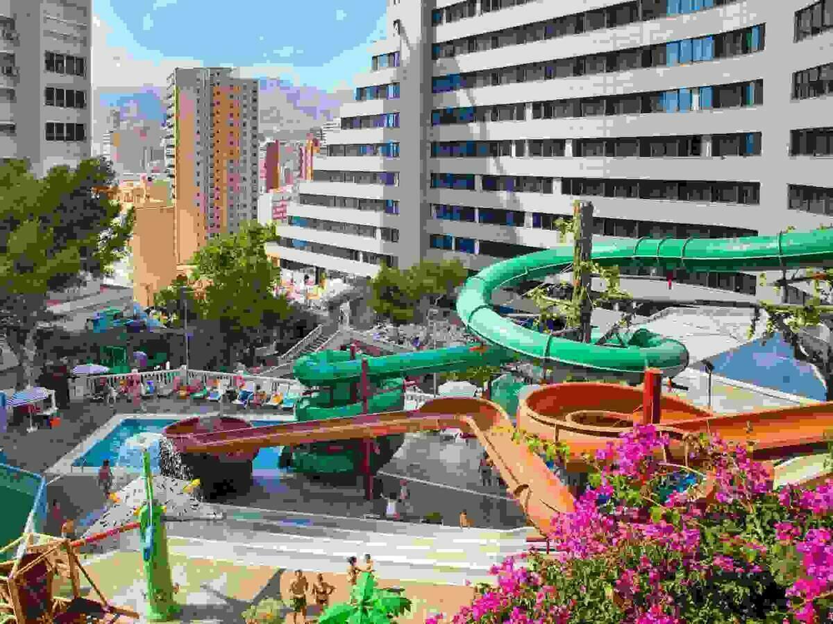 Cinco hoteles de Benidorm y Gandía asociados a HOSBEC se colocan entre los mejores hoteles de España.