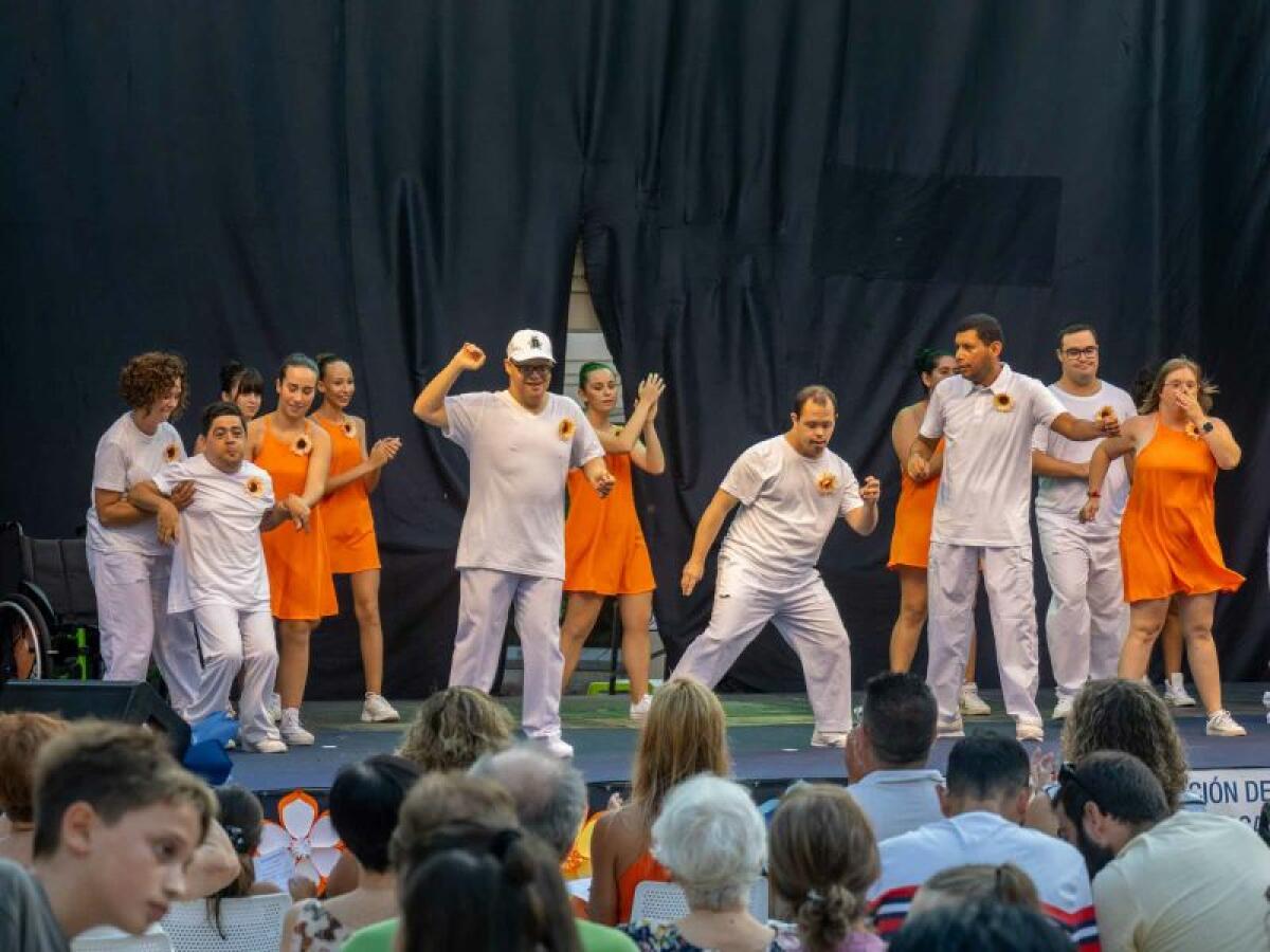 Asmibe celebra en Benidorm su XIX Festival Benéfico de Convivencia