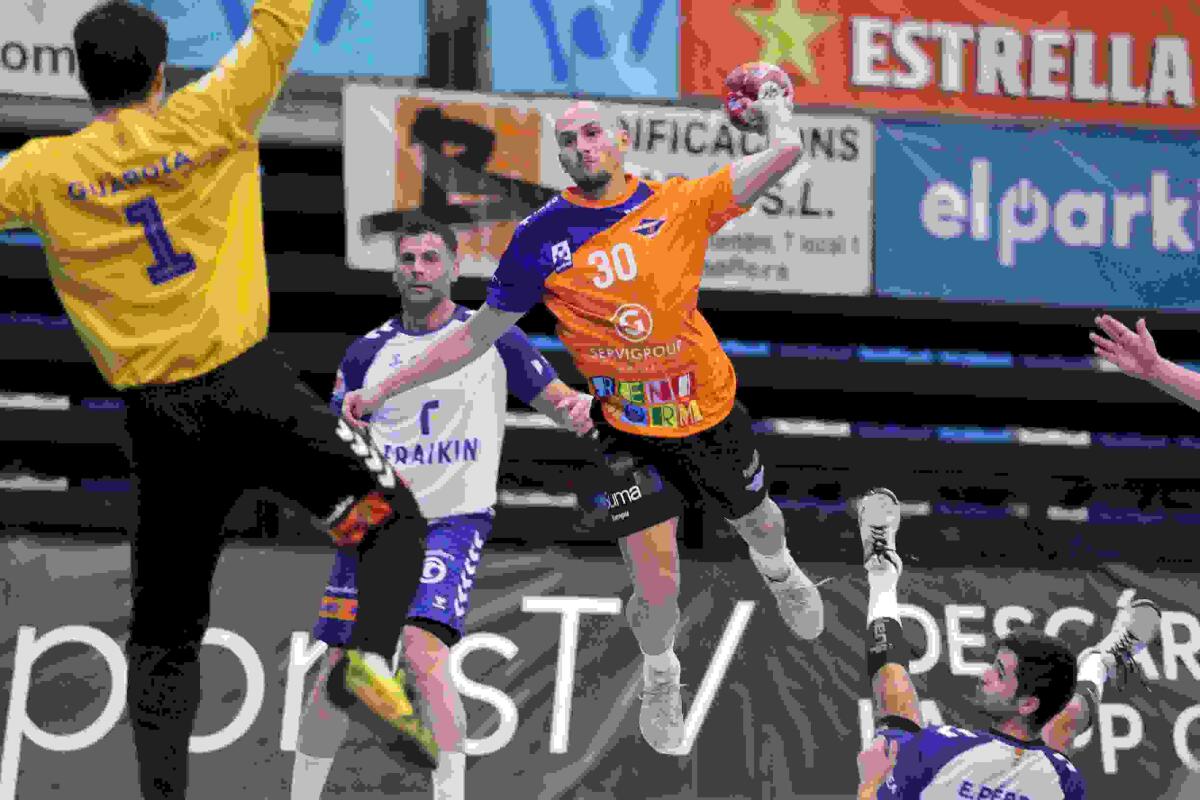 El Balonmano Benidorm se queda cerca de puntuar en Granollers