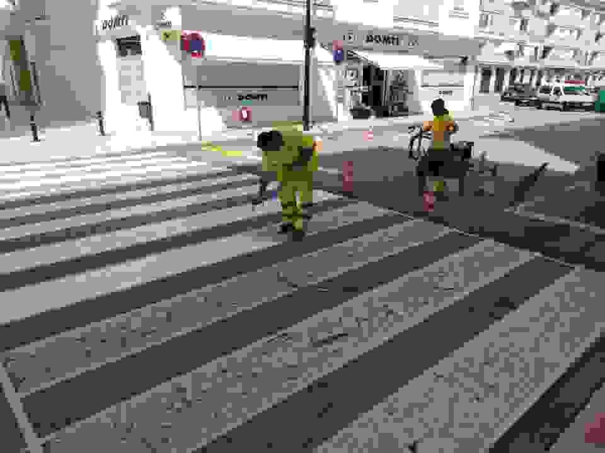 La P&uacute;blica de Altea contin&uacute;a renovando la pintura vial