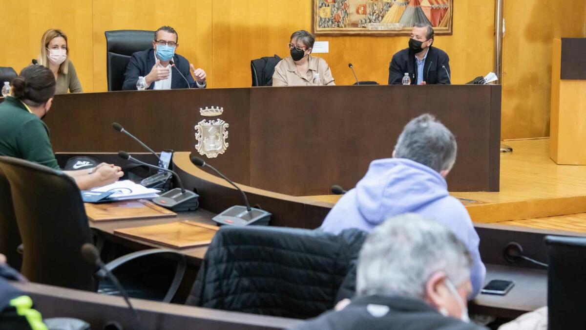 El Ayuntamiento celebra una reunión informativa con el Consejo Vecinal para explicar la campaña #BenidormTeDaMás y maximizar su difusión