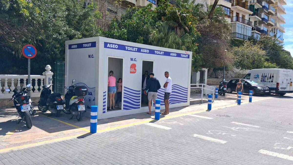 Benidorm estrena nuevos aseos p&uacute;blicos en el Paseo de Col&oacute;n y pone a punto el resto de m&oacute;dulos que dan servicio a las playas 