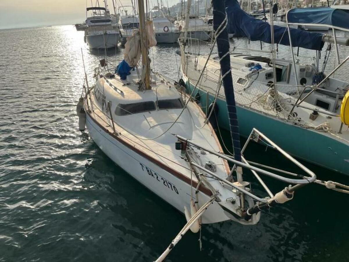 Sale a subasta por un euro un velero en la Vila Joiosa