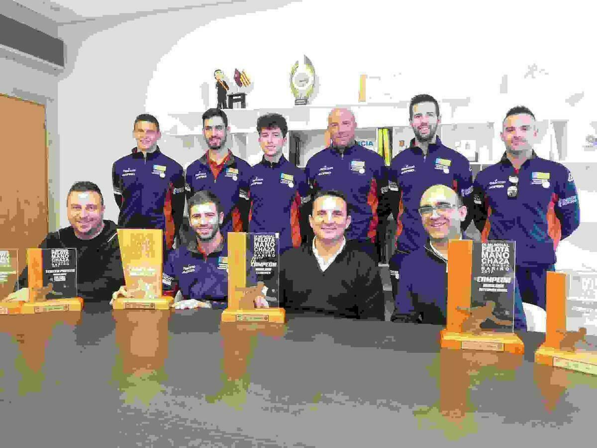 La Selecci&oacute; de Pilota Valenciana visita La Nuc&iacute;a tras ganar el Mundial de Colombia