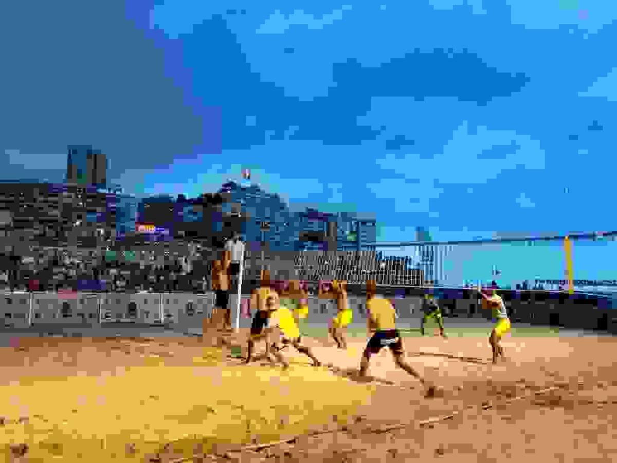 Ol&iacute;mpicos como Ra&uacute;l Mesa y la campeona de Espa&ntilde;a Clara Lozano participaron ayer el 41&ordm; Torneo de Voley Playa Cala de Finestrat