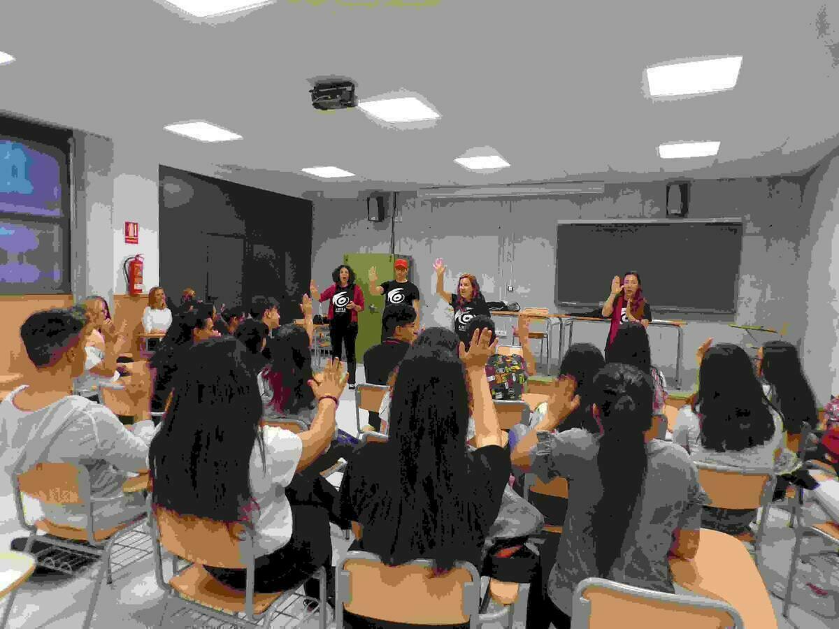 Teatro contra los &ldquo;Micromachismos&rdquo; en el Instituto de La Nuc&iacute;a