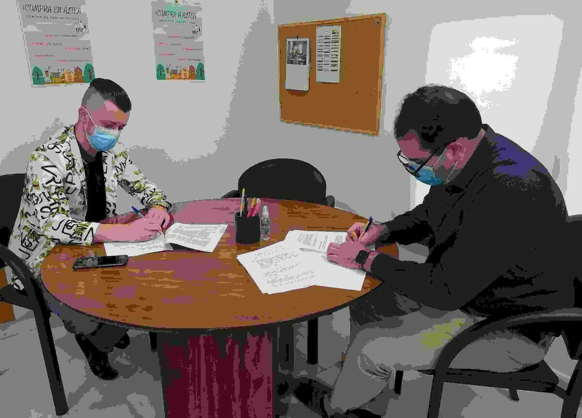 Feria de Eventos Altea renueva el convenio de colaboraci&oacute;n con la concejal&iacute;a de comercio.