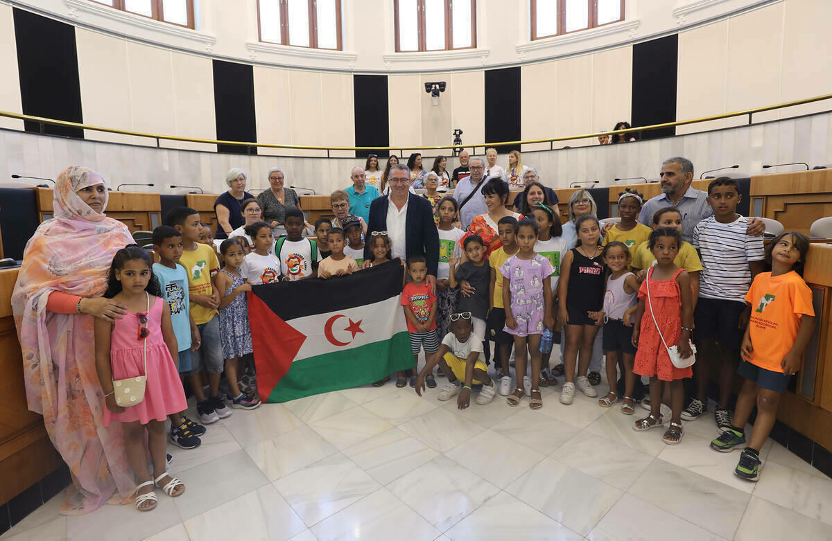 DIPUTACIÓN ALICANTE.  Recepción niños y niñas 'Vacaciones en paz'