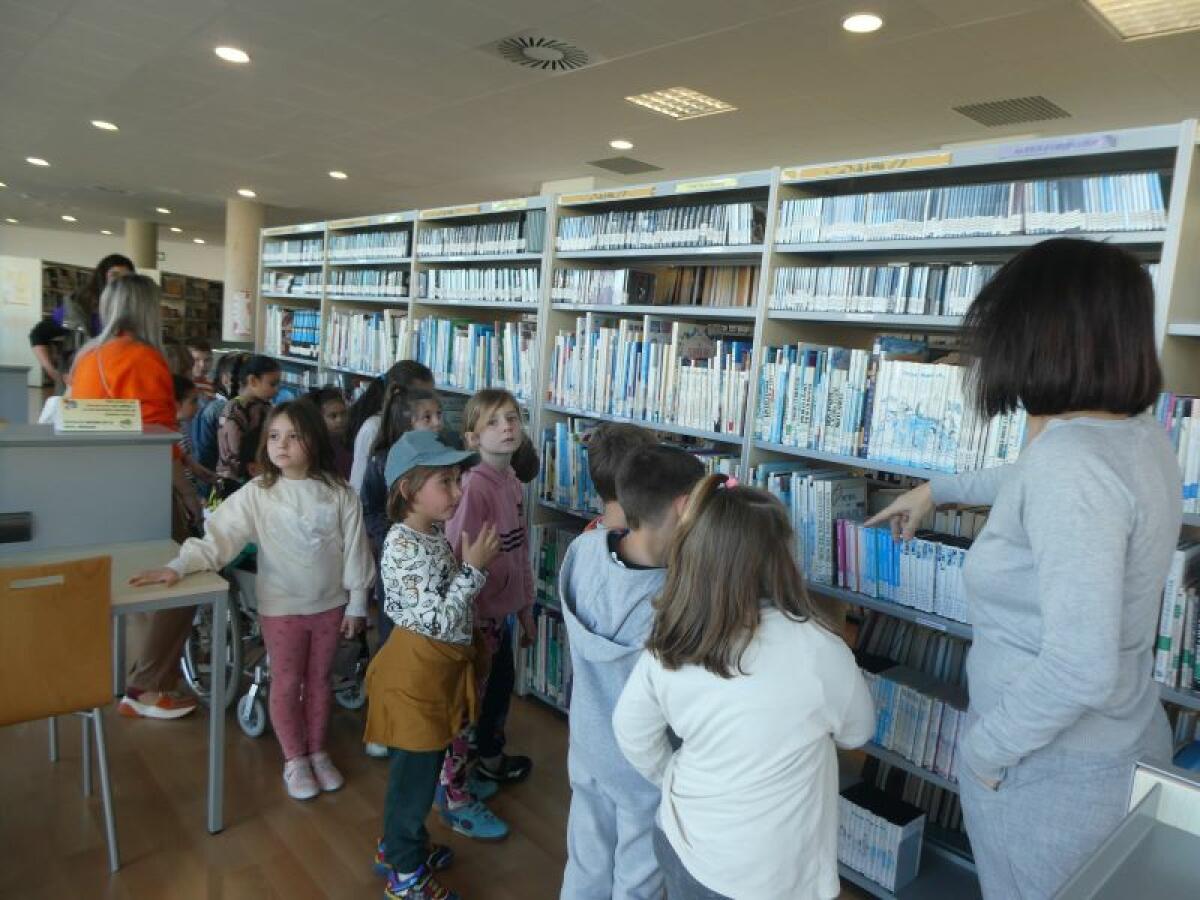 L@s alumn@s del colegio Sant Rafael visitan la Biblioteca