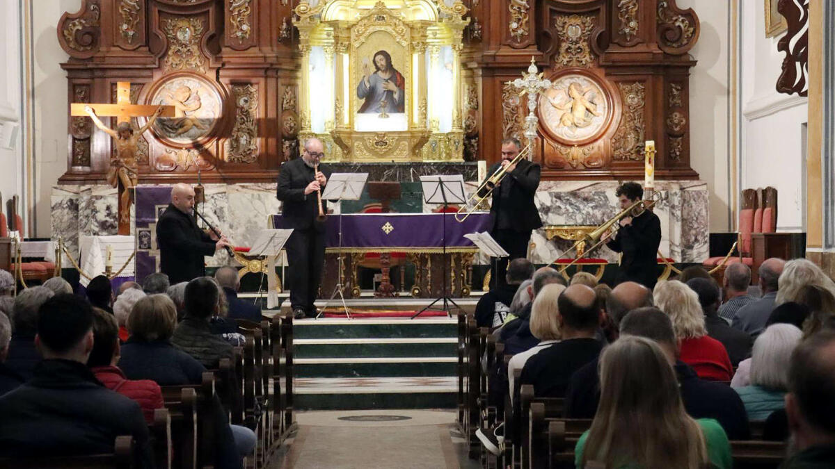 El XIV Festival Internacional de &Oacute;rgano se estrena con un aplaudido concierto de Arturo Barba y Lucentum XVI