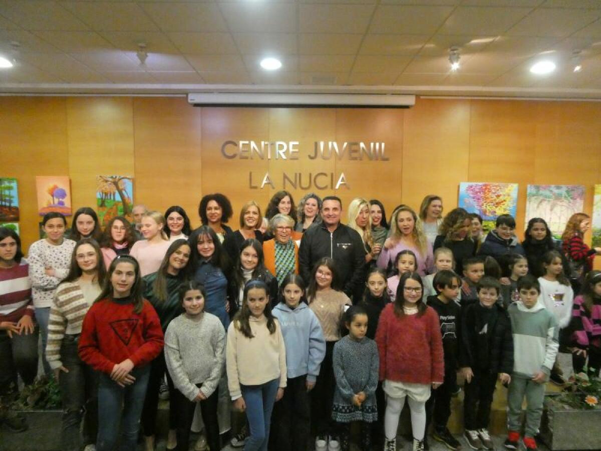 53 alumnos de Escuela de Pintura participan en la “Exposición El Bosque” 