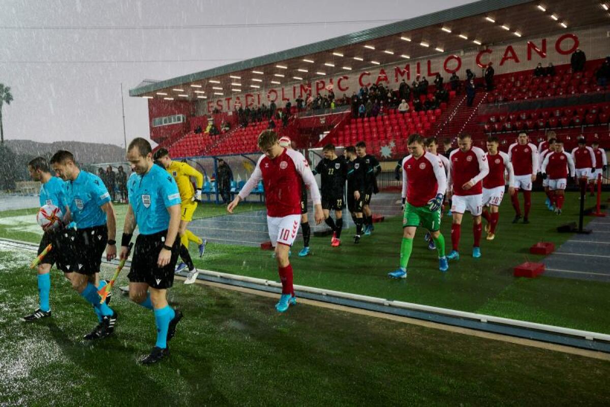 Austria ganó 2-0 a Dinamarca en el Estadi Olímpic