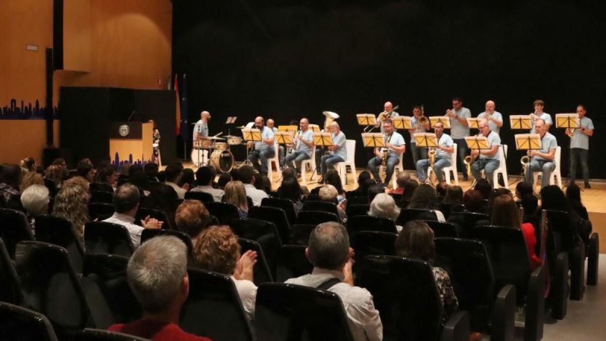 La bandeta de la SM l’Illa abre la Semana Cultural de les FMP con un concierto en el Salón de Actos