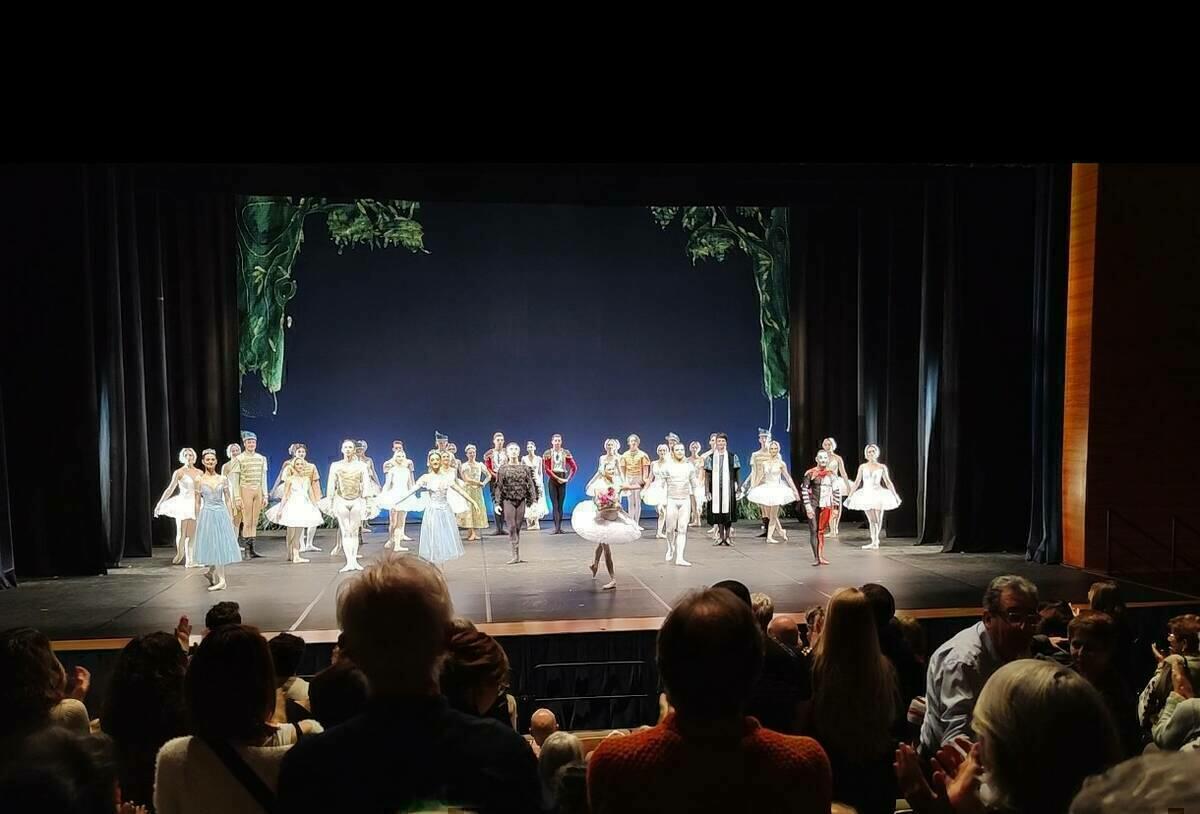 El Ballet “El Lago de los Cisnes” cosecha ovaciones en La Nucía