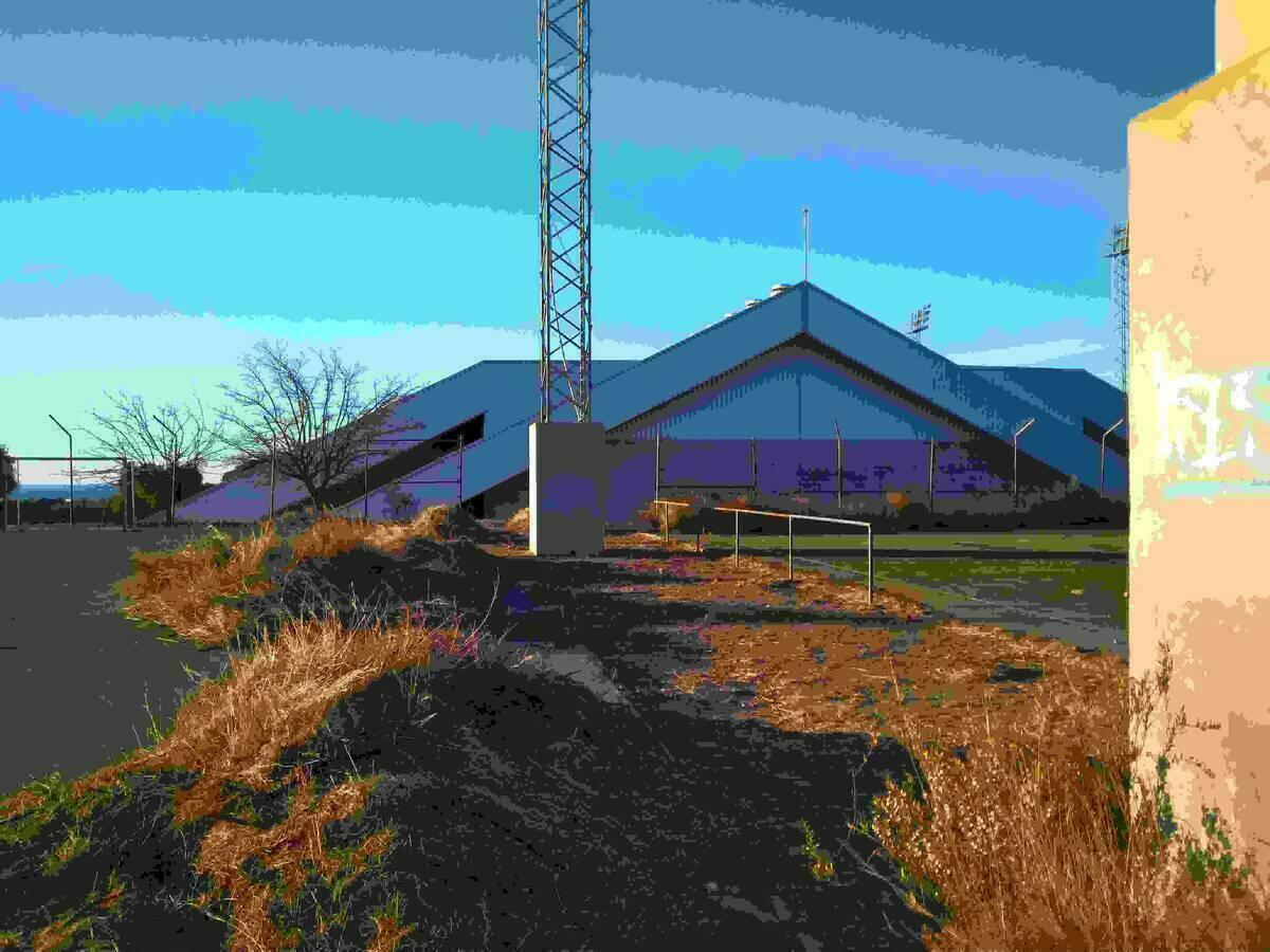 El Ayuntamiento de la Vila Joiosa mejora las inmediaciones del pabellón Maisa Lloret