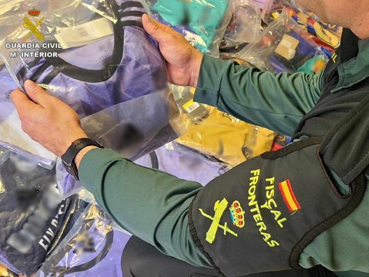 La Guardia Civil intercepta más de 1.900 productos falsificados en varios comercios de Benidorm