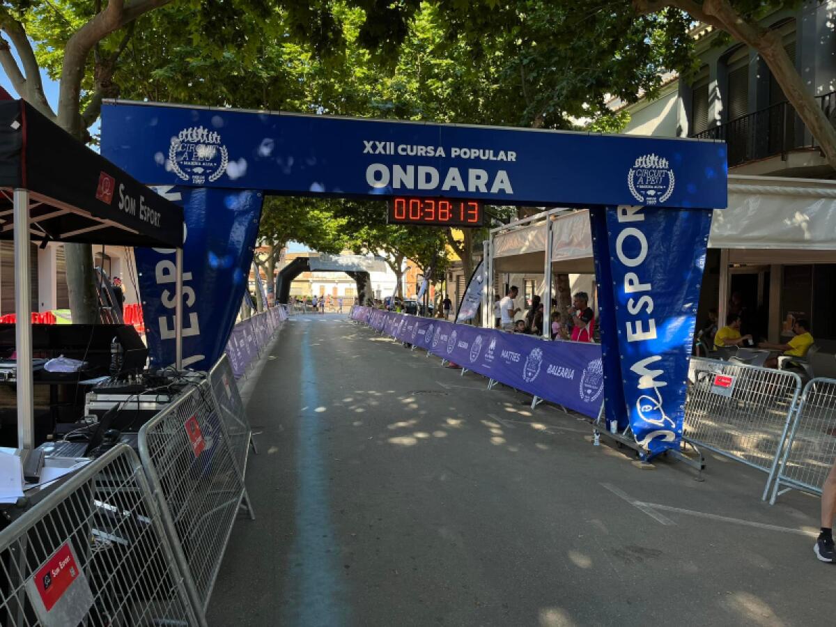 El atleta benidormí Juanan Fernández vence en la Cursa popular de Ondara