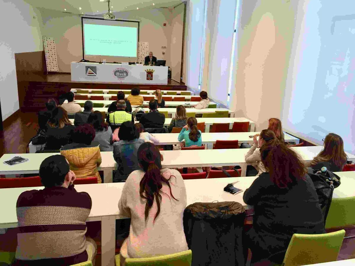 La Nuc&iacute;a &middot; &Uacute;ltima conferencia de las III Jornadas contra el Cyberbullying