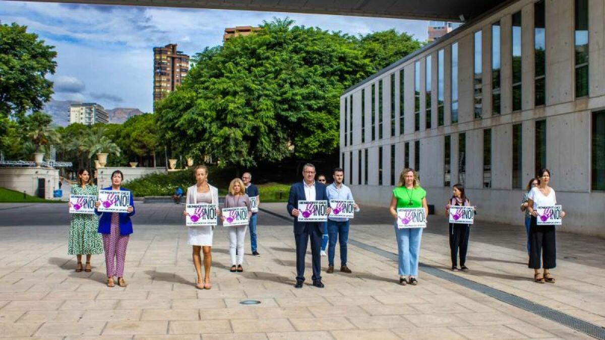 Benidorm condena el crimen por violencia machista del pasado 20 de agosto en Torrejón