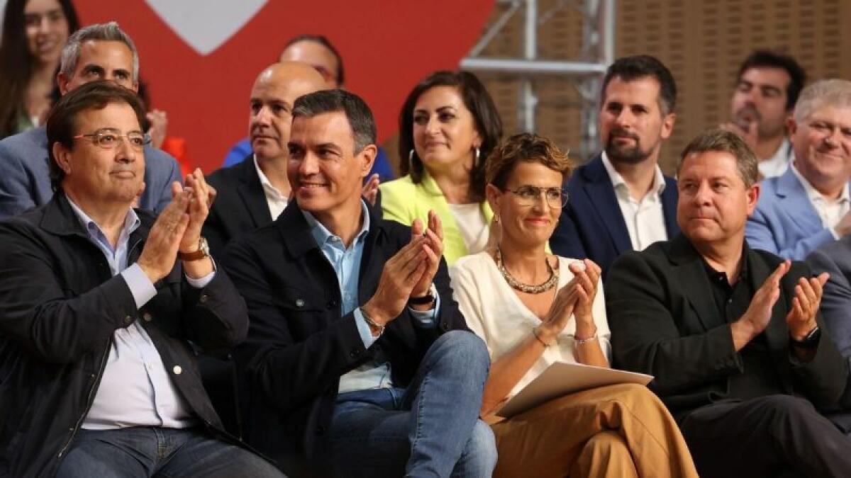 Sánchez exhibe músculo con los barones y presume de gestión frente a un PP “aislado y retratado”