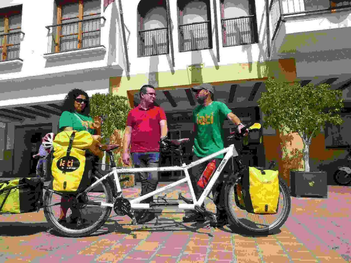 Viaje Solidario a Islandia en bicicleta  para recaudar fondos contra el c&aacute;ncer