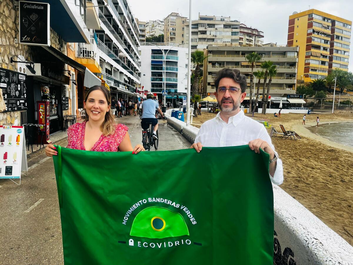 FINESTRAT SE SUMA UN AÑO MÁS AL #MOVIMIENTOBANDERASVERDES DE ECOVIDRIO PARA FOMENTAR LA SOSTENIBILIDAD Y EL RECICLAJE DE ENVASES