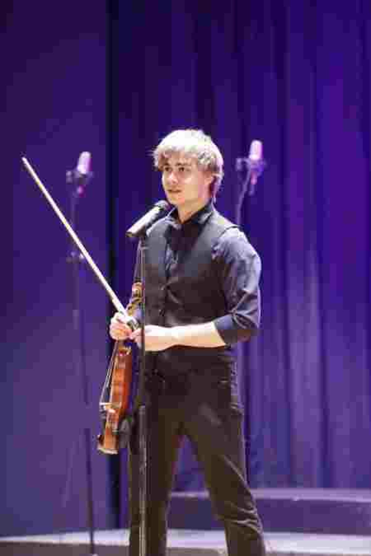 El m&uacute;sico noruego Alexander Rybak triunfa en l&rsquo;Alf&agrave;s del Pi