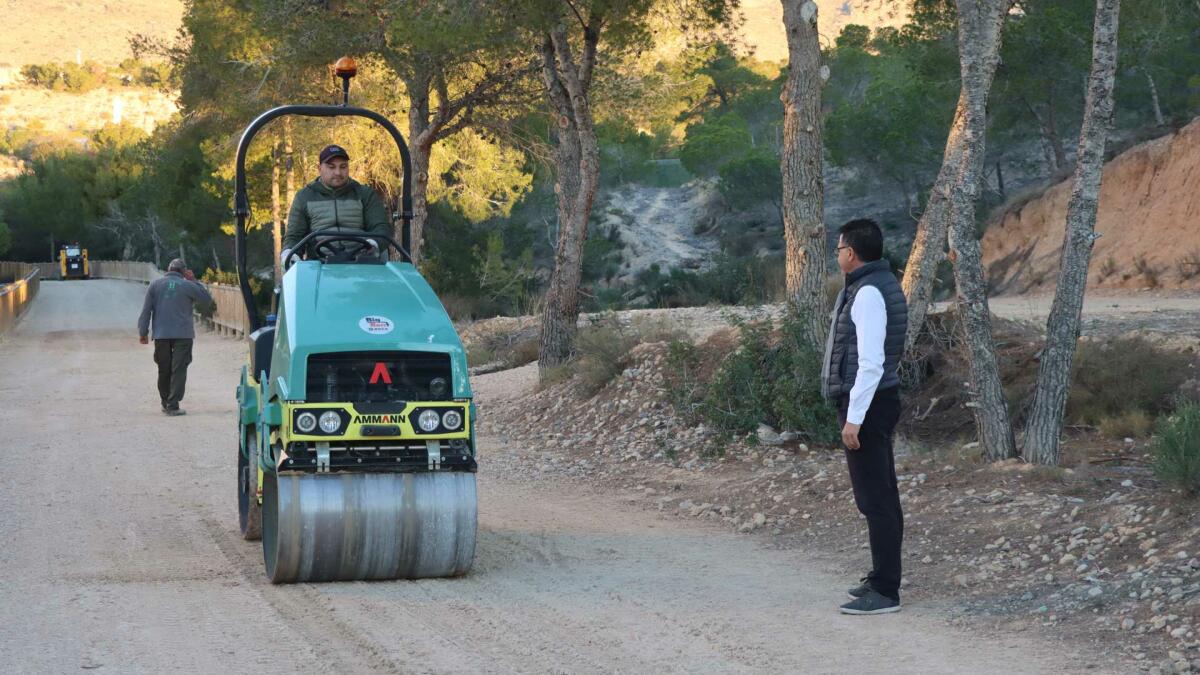 Benidorm mejora y acondiciona los senderos del parque urbano El Moralet