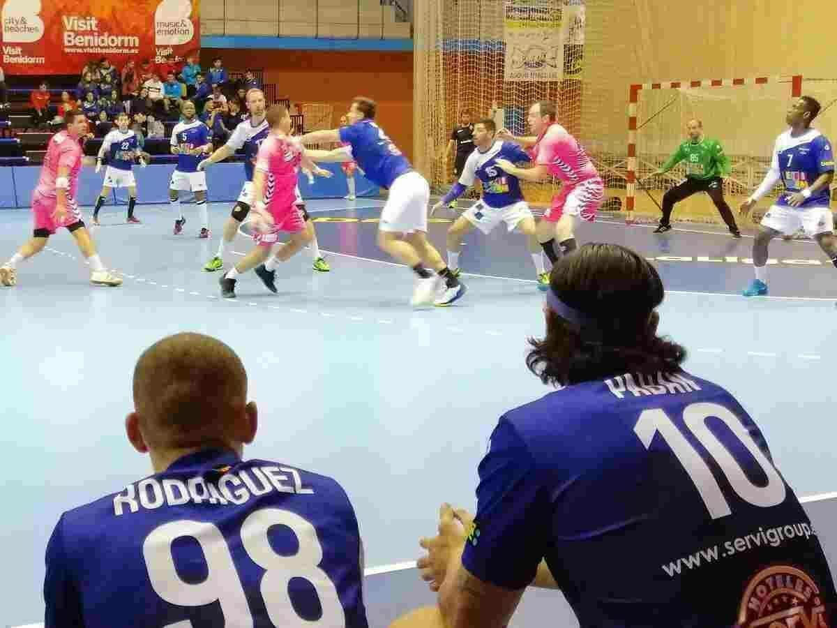 Cr&oacute;nica &middot; Tarde rara para el BM Benidorm