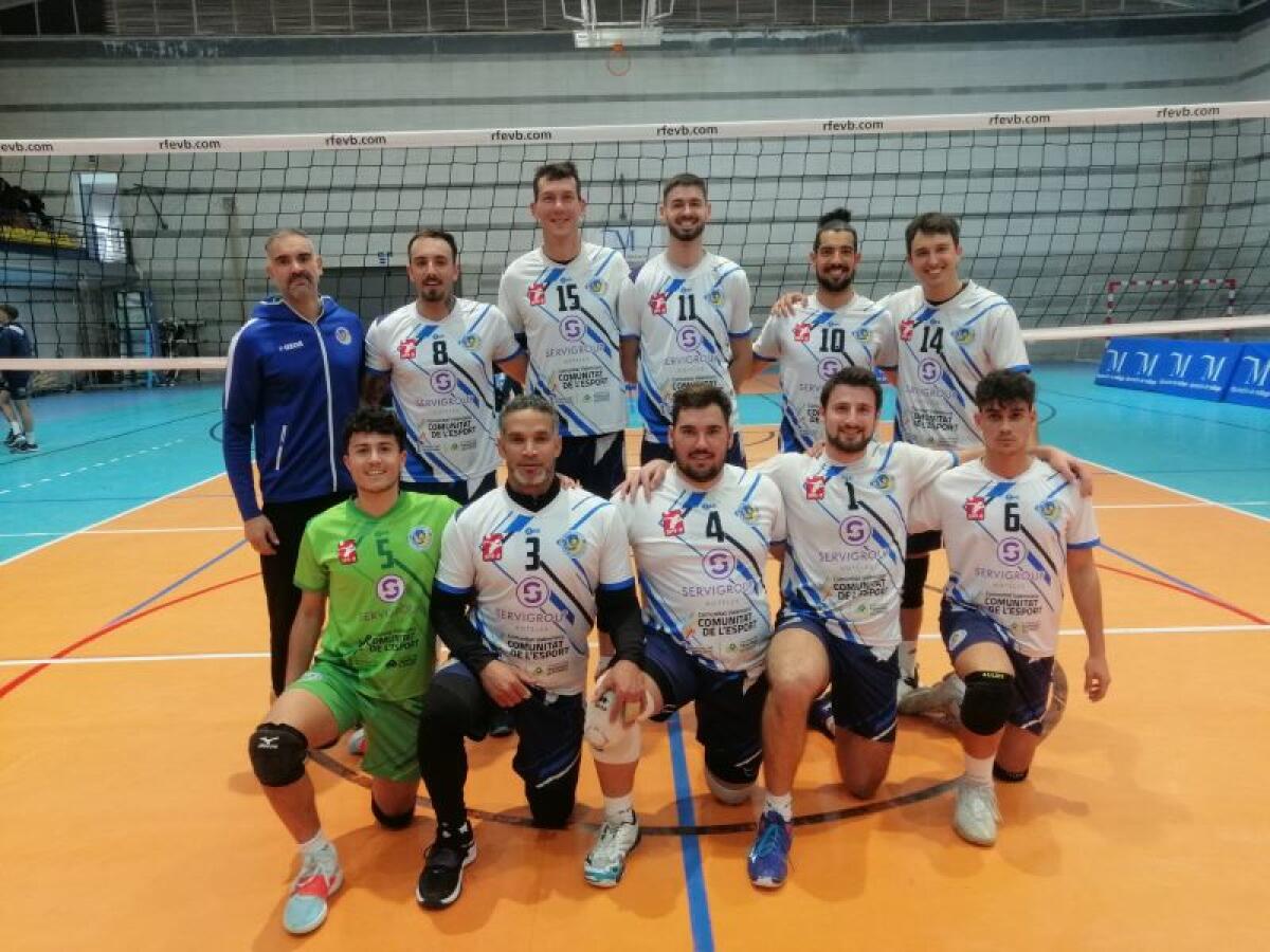 EL SERVIGROUP BENIDORM VENCE CON SOLVENCIA EN PIZARRA Y SIGUE INMERSO EN LA DISPUTA POR LOS PLAY-OFF DE ASCENSO