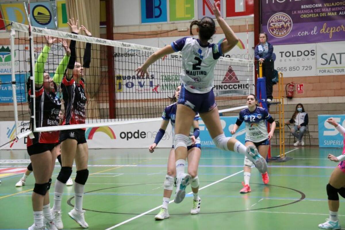 El Club Voleibol Playas de Benidorm cierra una temporada 21/22 con dos de sus jugadores de Superliga Femenina y Masculina 2 dentro del siete ideal