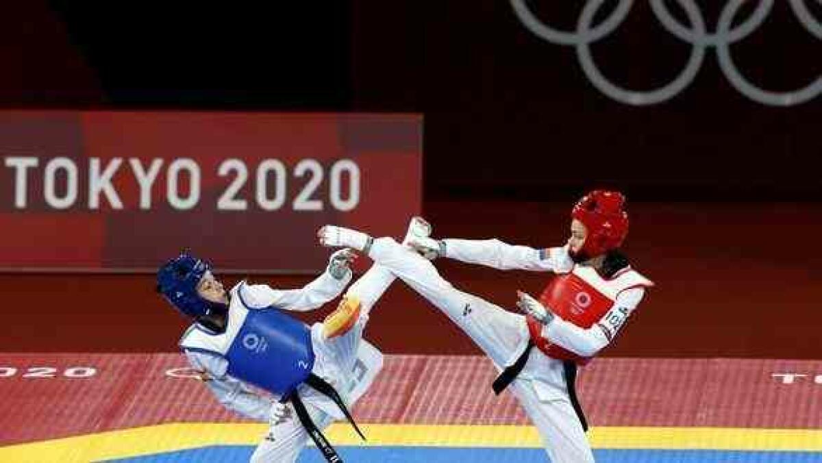 La joven Adriana Cerezo avanza hacia semifinales