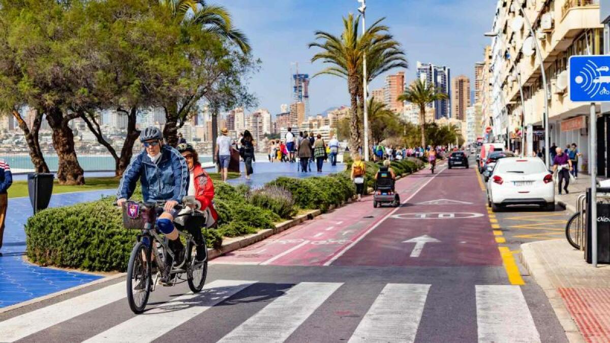 Benidorm aprueba el inicio de la licitación para la creación de una Zona Peatonal de Bajas Emisiones en la avenida Armada Española