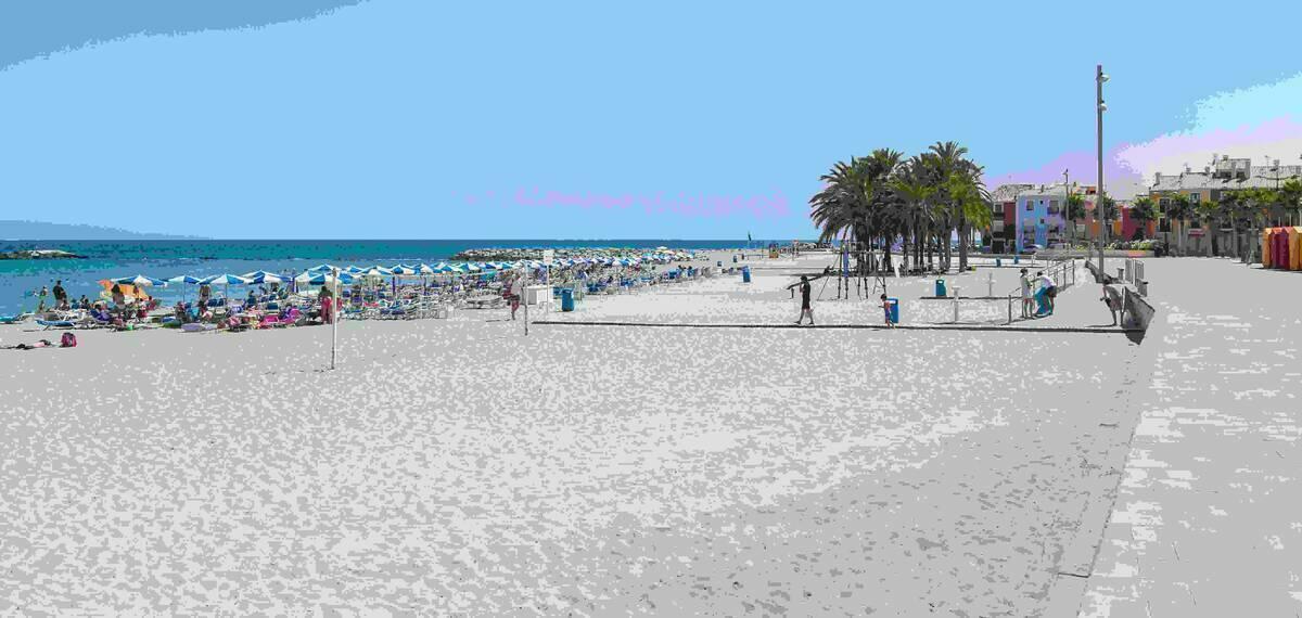La Vila Joiosa adjudica el servicio de socorrismo en playas a la empresa DYA 