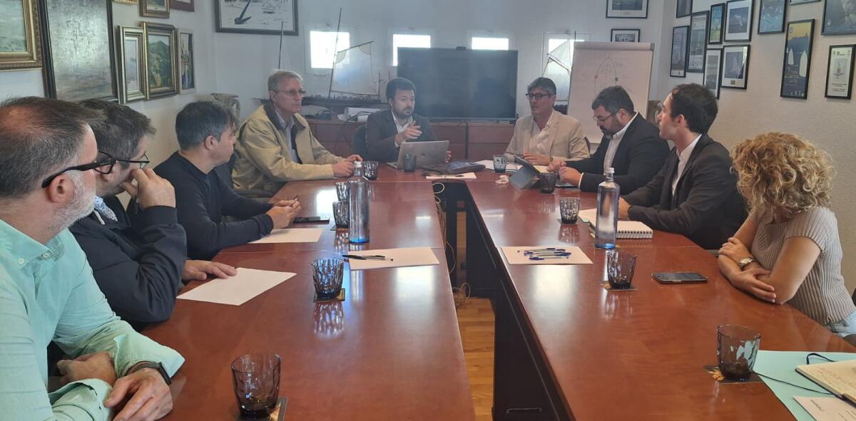 La mesa portuaria de Villajoyosa celebra su segunda reunión para analizar proyectos pendientes para el desarrollo del puerto