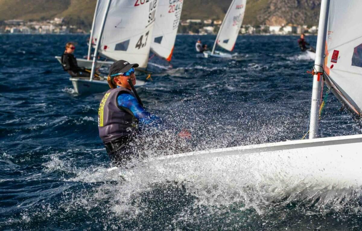 La nuciera Clara García participará en el Mundial ILCA 4 de vela en Portugal