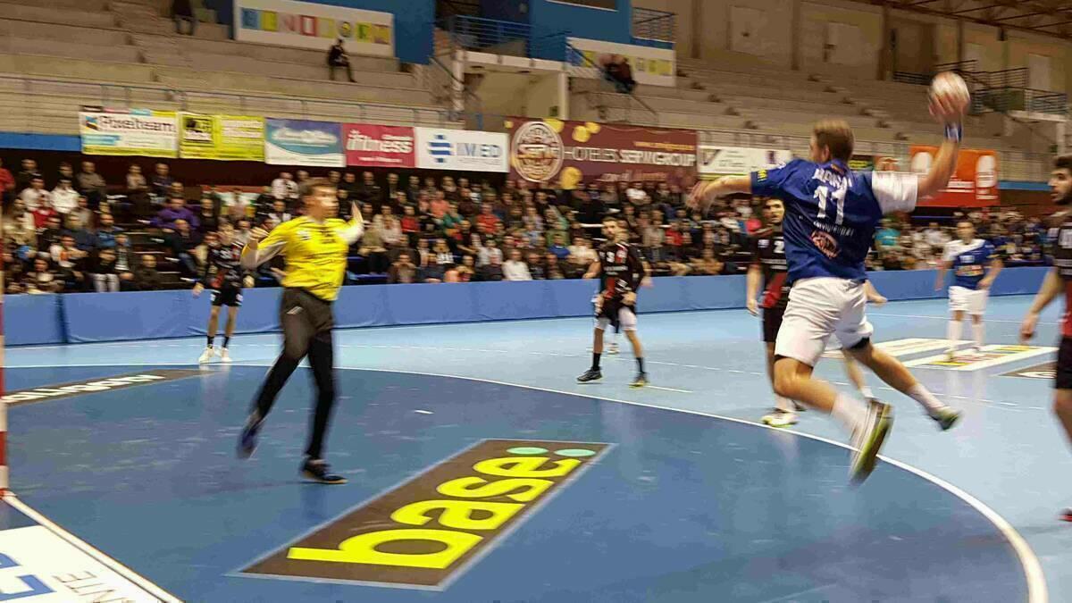 Dos puntos para el Balonmano Benidorm en un final de infarto